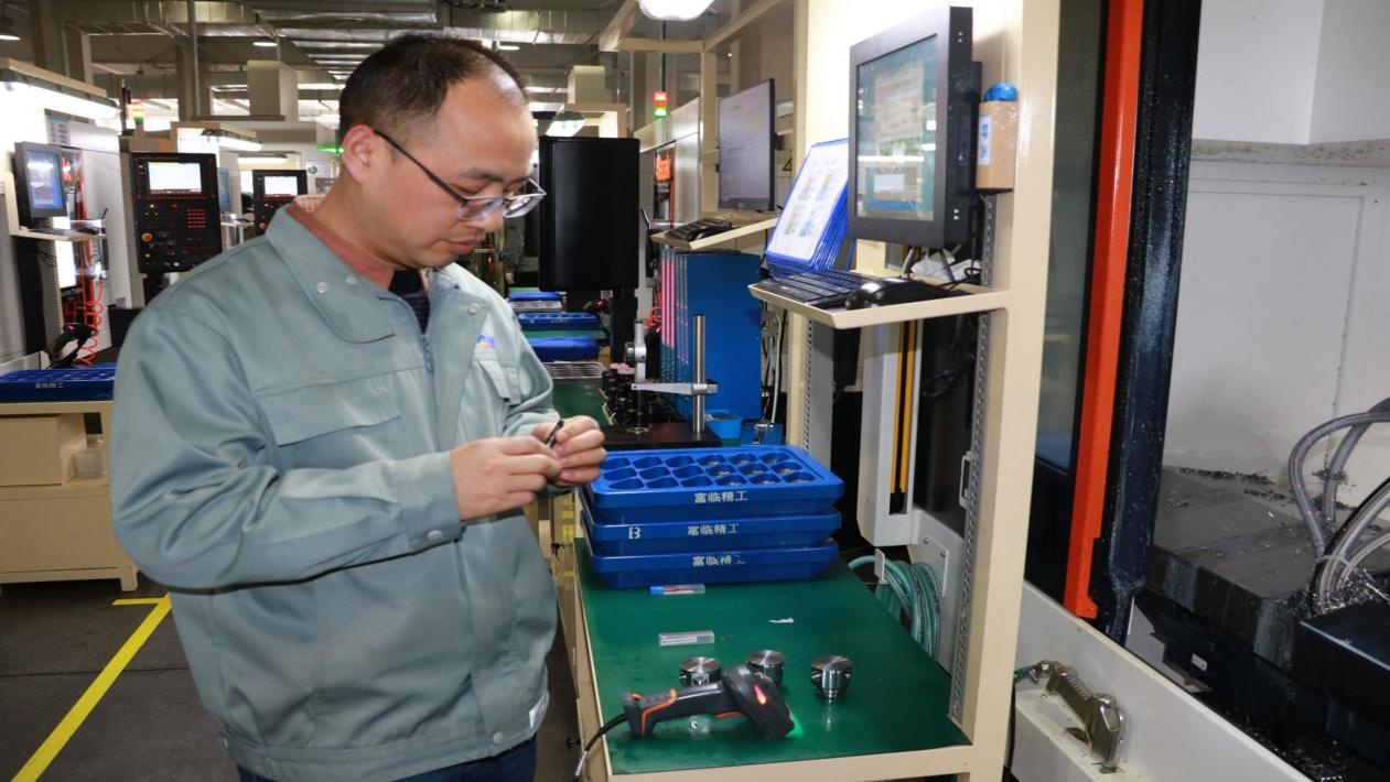 工匠匯·第四屆“四川工匠”|向海波 以工藝競(jìng)爭(zhēng)力領(lǐng)先國(guó)內(nèi)，鑄就技術(shù)開發(fā)新篇章