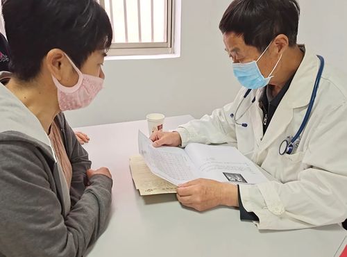 儀征市人民醫(yī)院離退休支部開展義診送健康活動(dòng)