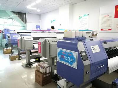 高精寫真車貼進(jìn)口設(shè)備打印量大價(jià)優(yōu)